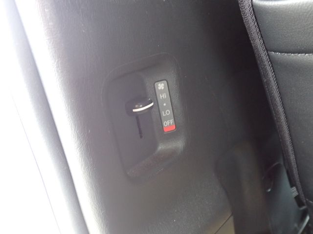 TOYOTA HIACE VAN 2WD 2022 Image 31