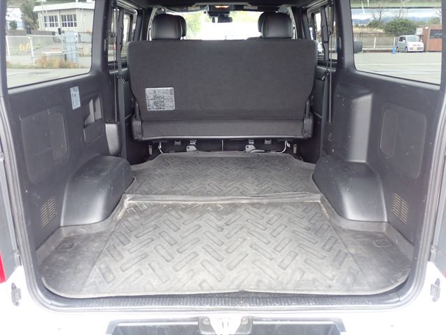 TOYOTA HIACE VAN 2WD 2022 Image 31