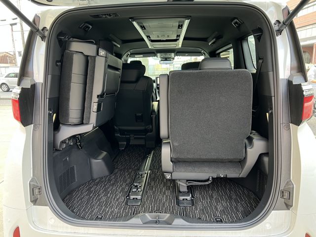 TOYOTA ALPHARD HYBRID 2025 Image 31