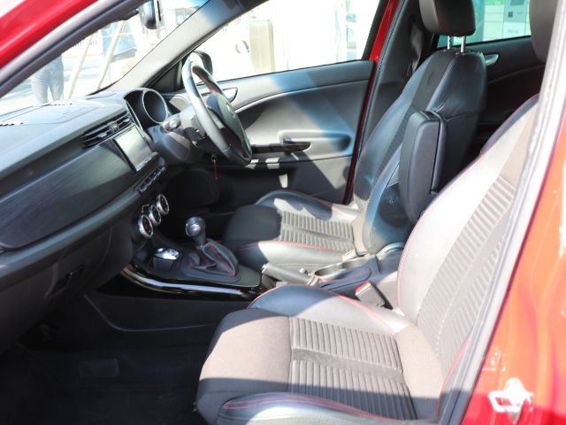 ALFAROMEO GIULIETTA 2013 Image 31