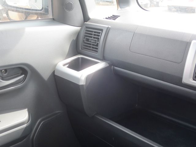 TOYOTA PIXIS MEGA 4WD 2019 Image 31