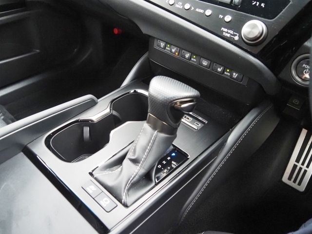 TOYOTA LEXUS ES300H 2023 Image 31