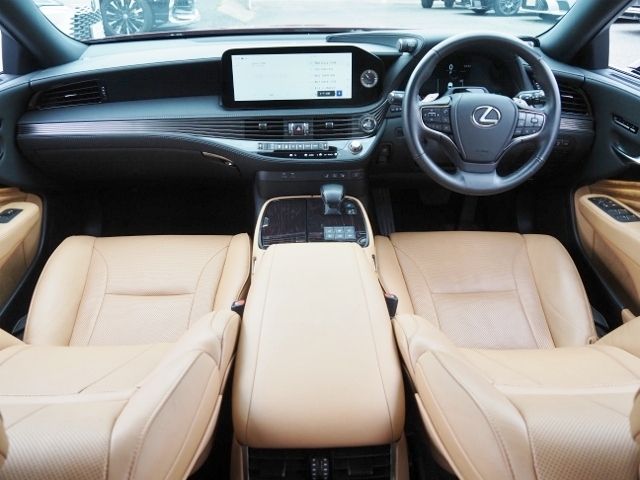 TOYOTA LEXUS LS500 2023 Image 31