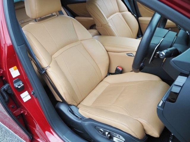 TOYOTA LEXUS LS500 2023 Image 31