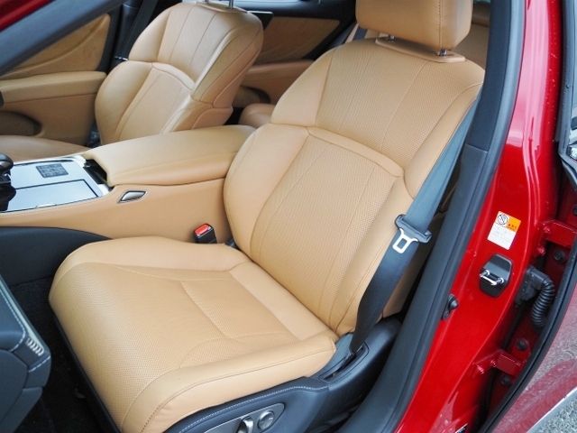 TOYOTA LEXUS LS500 2023 Image 31