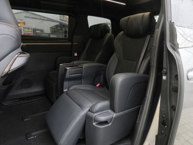 TOYOTA VELLFIRE  HYBRID 2026 Image 31