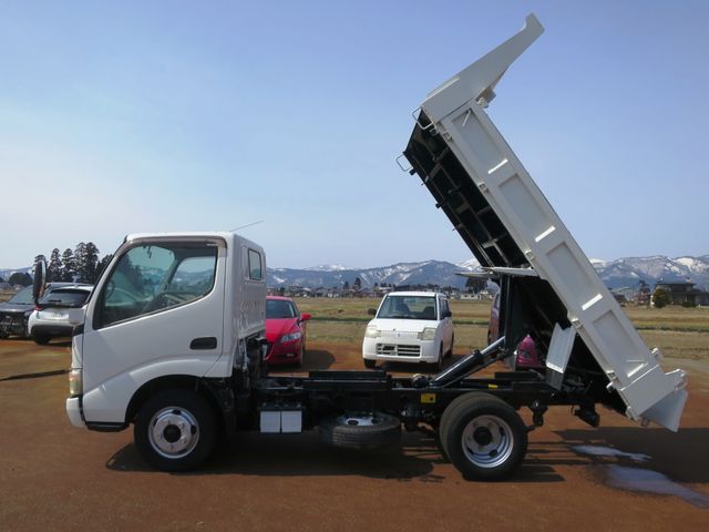 HINO DUTRO 2009 Image 31