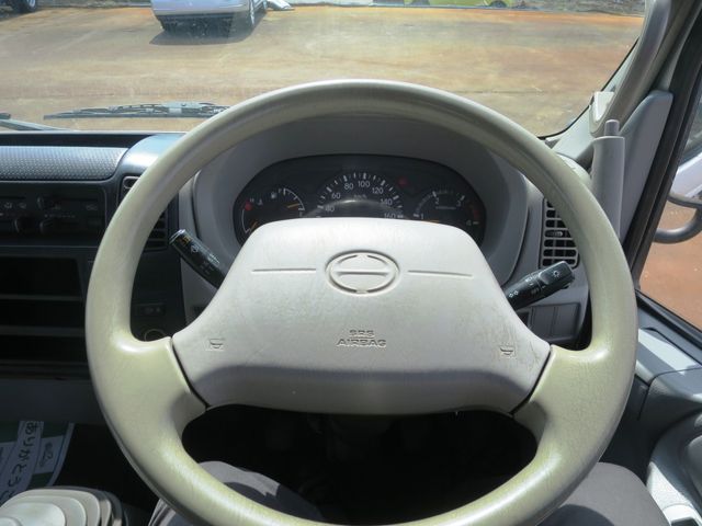 HINO DUTRO 2009 Image 31