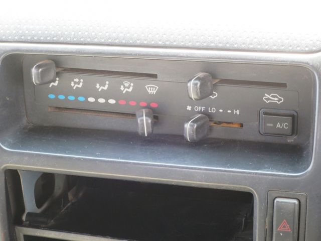 HINO DUTRO 2009 Image 31