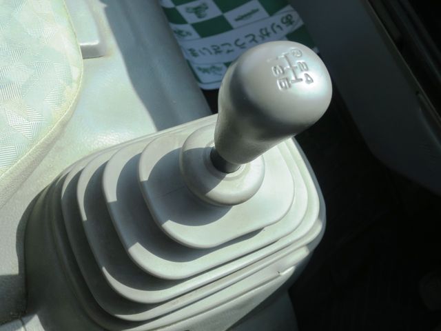 HINO DUTRO 2009 Image 31