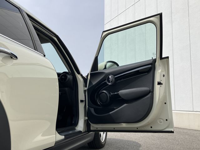 BMW MINI ONE 5DOOR 2021 Image 31