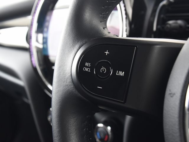 BMW MINI ONE 5DOOR 2021 Image 31