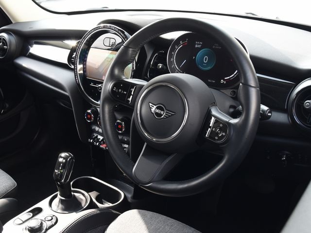 BMW MINI COOPER 5DOOR 2023 Image 31