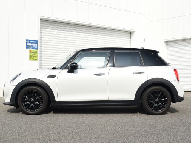 BMW MINI COOPER 5DOOR 2023 Image 31