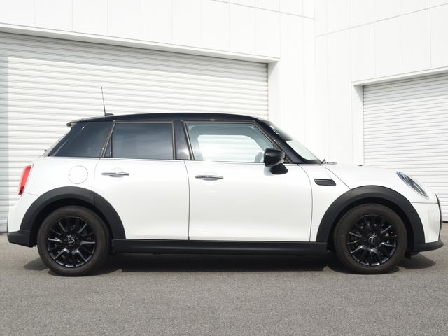 BMW MINI COOPER 5DOOR 2023 Image 31