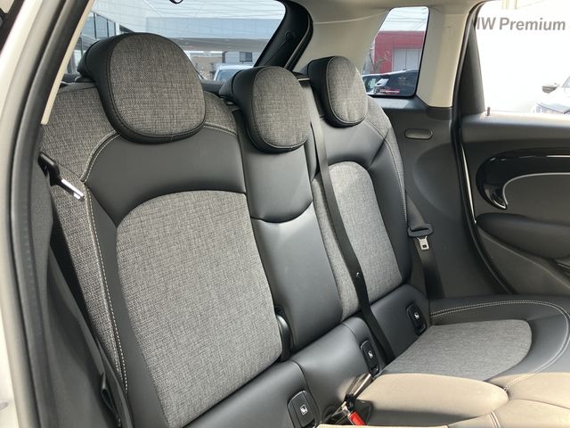 BMW MINI COOPER 5DOOR 2023 Image 31