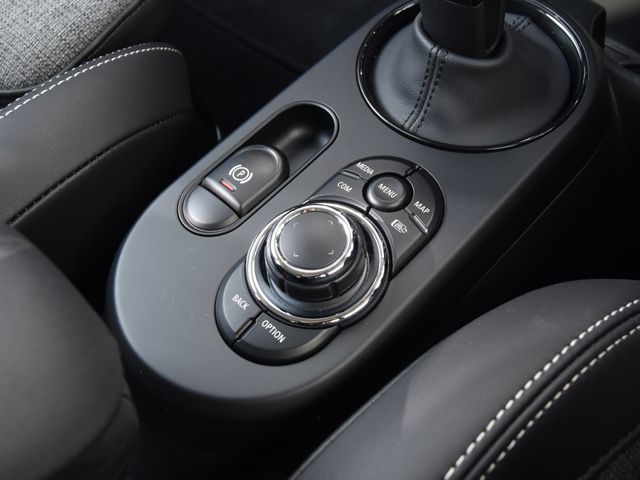 BMW MINI COOPER 5DOOR 2023 Image 31