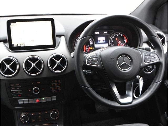 MERCEDES BENZ B CLAS 2016 Image 31