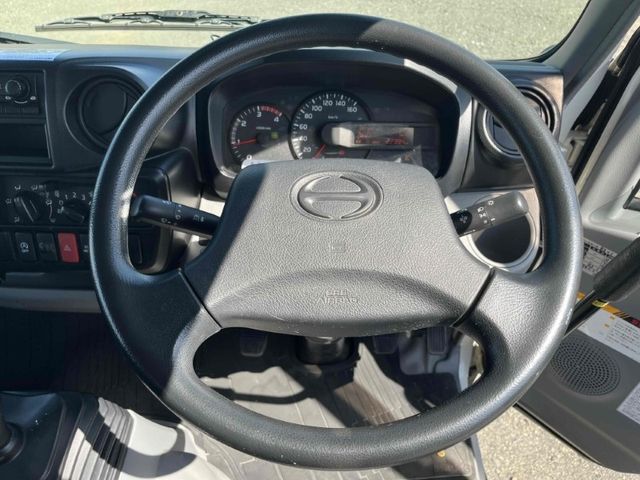 HINO DUTRO 2012 Image 31