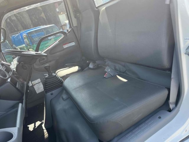 HINO DUTRO 2012 Image 31