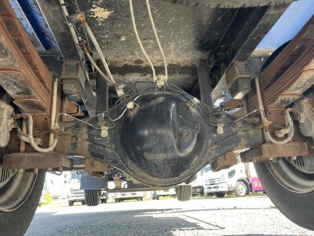 HINO DUTRO 2012 Image 31