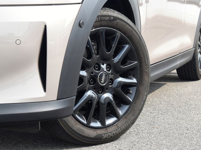 BMW MINI COOPER D 5DOOR 2023 Image 31