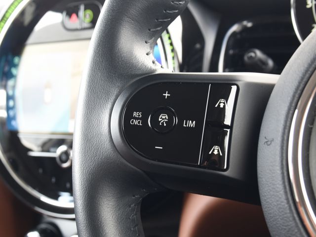 BMW MINI COOPER D 5DOOR 2023 Image 31