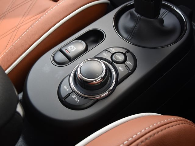 BMW MINI COOPER D 5DOOR 2023 Image 31