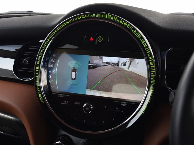 BMW MINI COOPER D 5DOOR 2023 Image 31