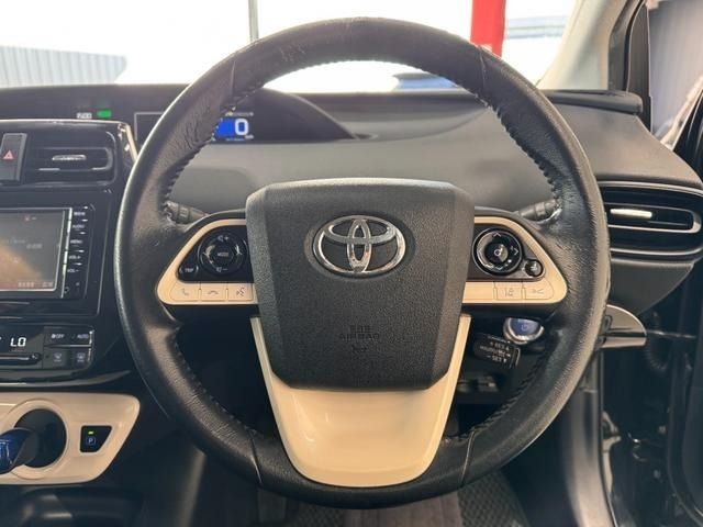 TOYOTA PRIUS 2016 Image 31