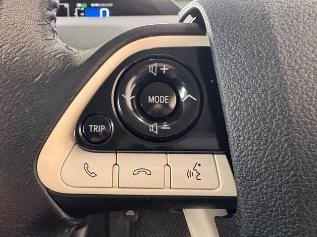 TOYOTA PRIUS 2016 Image 31