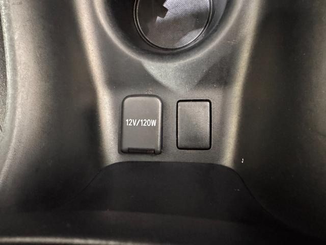 TOYOTA PRIUS 2016 Image 31