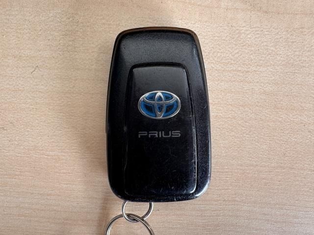 TOYOTA PRIUS 2016 Image 31