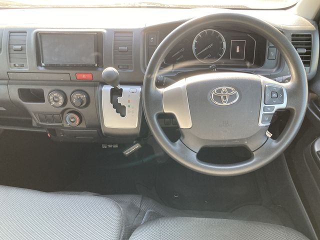 TOYOTA HIACE VAN 1.25T 2WD 2023 Image 31