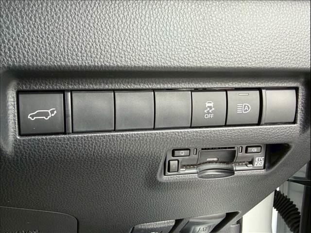 TOYOTA HARRIER 2WD 2023 Image 31