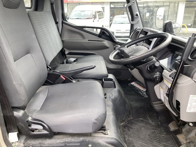 MITSUBISHI CANTER 2024 Image 31