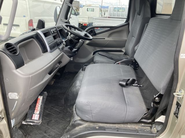 MITSUBISHI CANTER 2024 Image 31