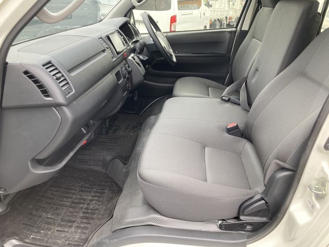 TOYOTA HIACE VAN 1.15T 2WD 2023 Image 31