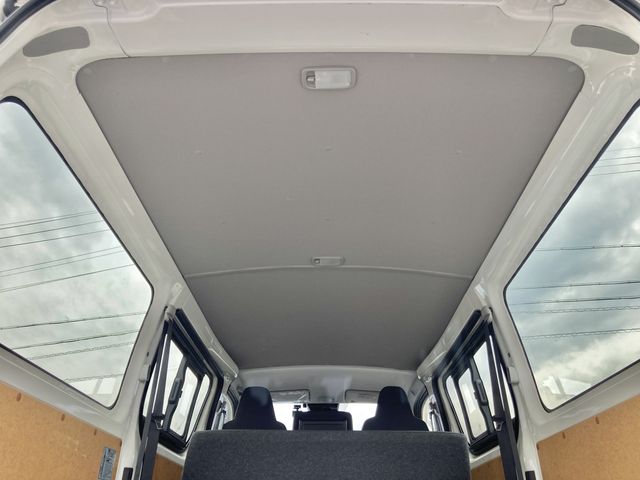 TOYOTA HIACE VAN 1.15T 2WD 2023 Image 31