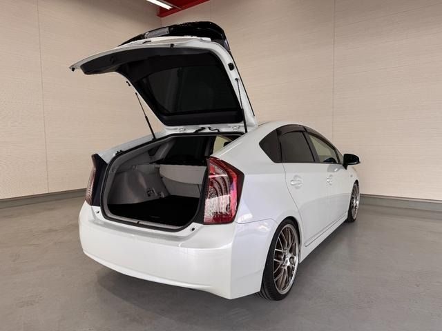 TOYOTA PRIUS 2014 Image 31