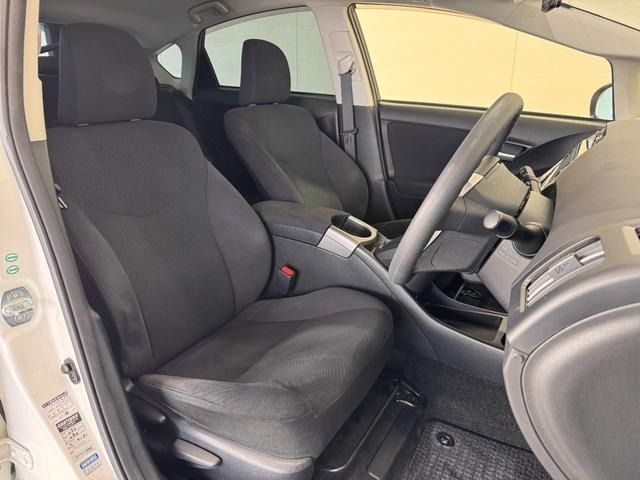 TOYOTA PRIUS 2014 Image 31