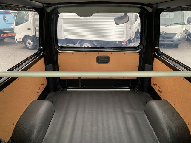 TOYOTA REGIUSACE VAN 1.25T 2017 Image 31