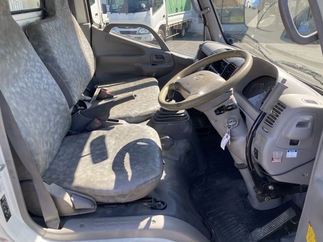 HINO DUTRO 2005 Image 31