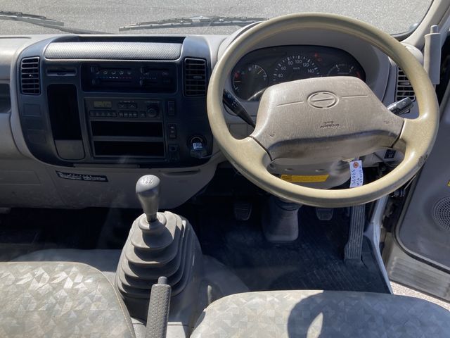 HINO DUTRO 2005 Image 31