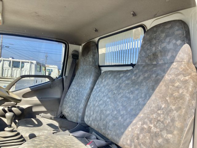 HINO DUTRO 2005 Image 31