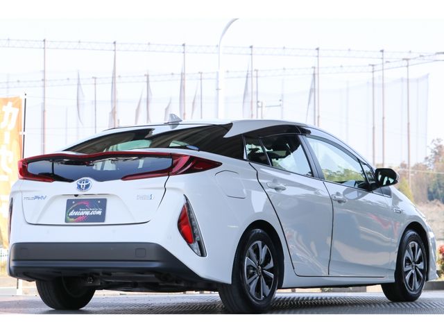TOYOTA PRIUS PHV 2021 Image 31