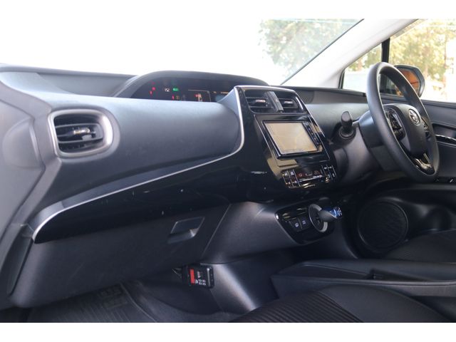 TOYOTA PRIUS PHV 2021 Image 31