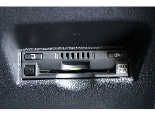 TOYOTA PRIUS PHV 2021 Image 31