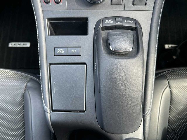 TOYOTA LEXUS CT200H 2011 Image 31