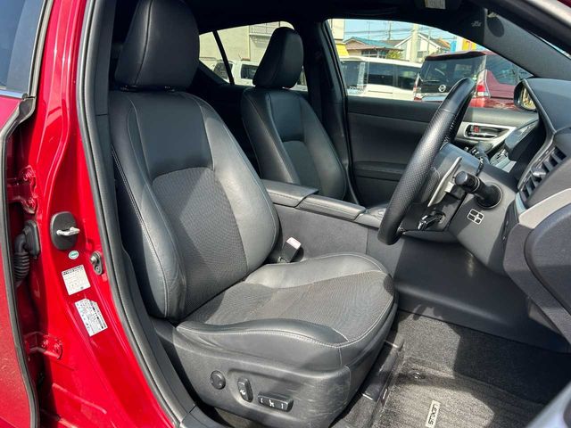 TOYOTA LEXUS CT200H 2011 Image 31